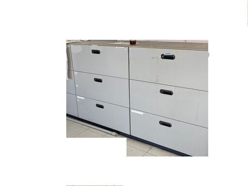 3段引き出し保管庫￥4,000