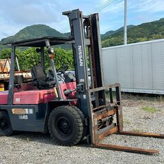 NISSAN 日産、WGF03A40、NISSAN40 4tフォークリフト、揚高4M、軽油、AT、エンジン一発かかります、サイドブレーキ故障  福岡発の画像