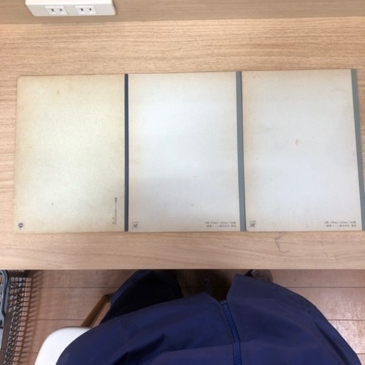 昭和 B5極東ノート。左 無地は20枚(4枚欠け)。右２つは罫線入り40枚完品