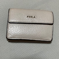 FURLA 三つ折り
財布