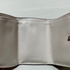 FURLA 三つ折り
財布の画像