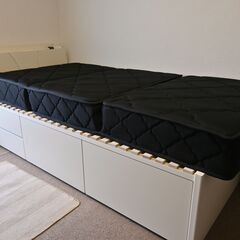 美品・半額以下／高密度ボンネルコイルマットレス シングル ３つ折...