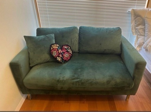 LOWYAベルベット調ソファ／2人掛けソファ