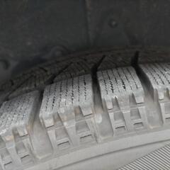 車のパーツの画像