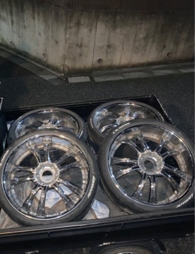 車のパーツ タイヤ、ホイール