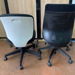 事務椅子　オフィスチェア　デスクチェア　2脚セット　キャスター脚　引取り限定：田川郡香春町の画像