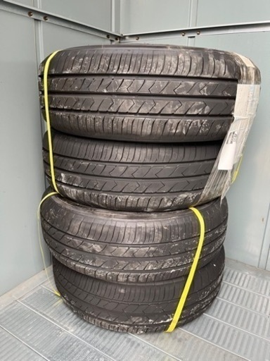 車のパーツ タイヤ、ホイール