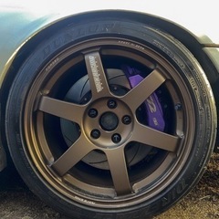 車のパーツ タイヤ、ホイール