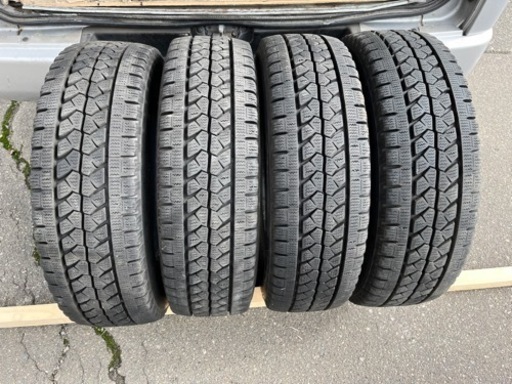 soldout 　スタッドレス！8分山　ブリヂストン　ブリザックw979 215/70R15 /十勝手渡•配送可/ハイエース等