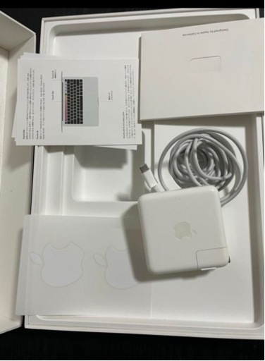 MacBook Pro 13-inch 
CPU最大3.8GHz 16Gメモリ 512G SSD  