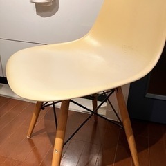 イームズ リプロダクトチェア 割れ有り