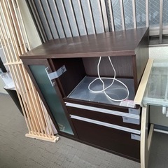 食器棚(お話中)