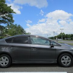 【自社ローン】プリウス 　人気の30　★保証人なし★車両頭金なしプランございます★の画像