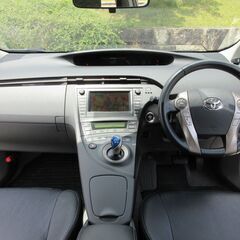 【自社ローン】プリウス 　人気の30　★保証人なし★車両頭金なしプランございます★の画像