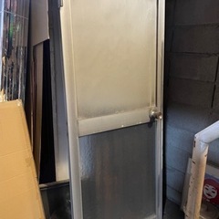 ドア　扉　屋外　