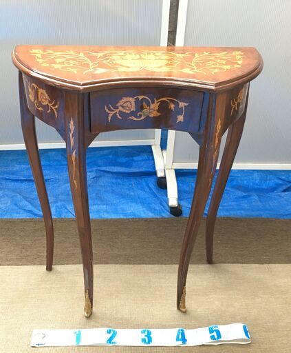 EA275)サイドテーブル 引出し付き アンティーク調 エジプト輸入品 幅：約61cm 高さ：約74cm 奥行：約26,5cm 中古品【取りに来られる方限定】