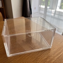 無印良品の「重なるアクリルケース・深」