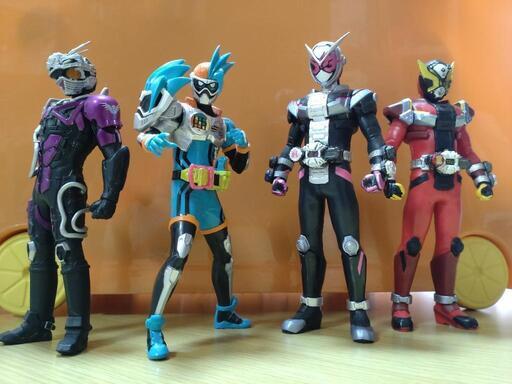 仮面ライダーフィギュア４体