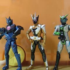 仮面ライダーRKF６体の画像