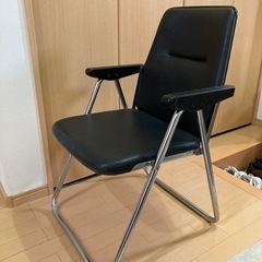 コクヨ 折りたたみ式 肘掛けあり椅子