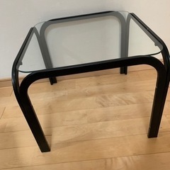 ガラステーブル