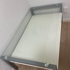 ガラステーブル家具 オフィス用家具 机の画像