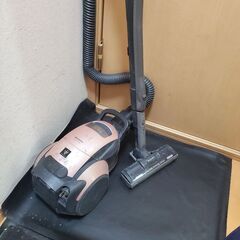 SHARP　サイクロン掃除機　ピンク色　傷あり