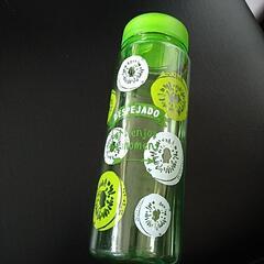 水筒 と言って良いかな?