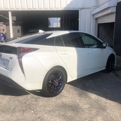 値下げ‼️スタッドレス装着済み装着‼️車検長い❗️燃費最高プリウスS4WD‼️の画像