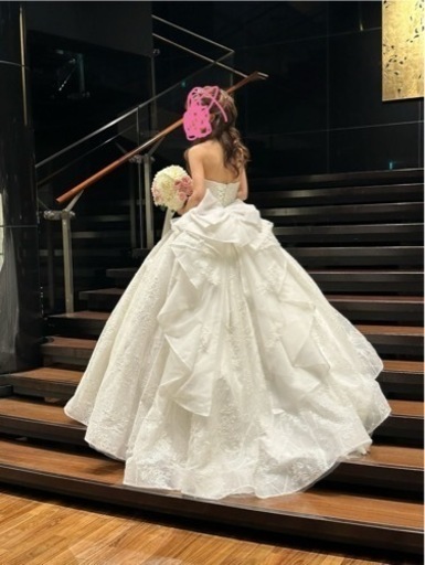 美品 - プリンセススタイルのウェディングドレス  (プレゼント付き)