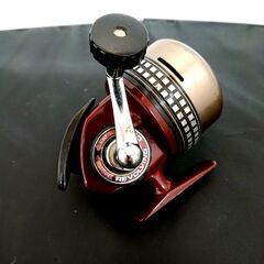 【ジモティ特別半額】DAIWA/ダイワ クローズドフェイスリール Hi-Cast No.2 ビンテージ 釣り/8Jの画像
