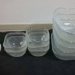 ガラス食器(そうめん鉢やサラダボールにも)⑤客セット【美品】🌼🌼🌼ご希望ありましたらガラスの大皿①枚サービス🉑の画像