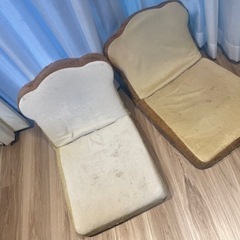 茶色は受け渡し予定　
パンの座椅子　30日　受け渡し可能な方