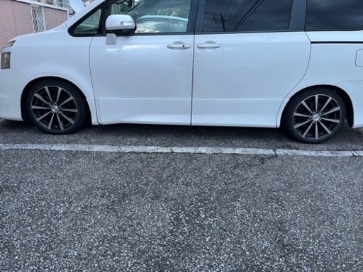 車のパーツ タイヤ、ホイール