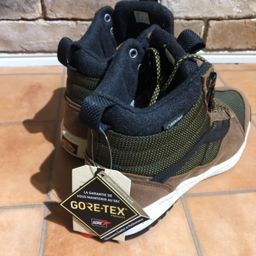 トレッキングシューズ 登山靴　vans GORE-TEX