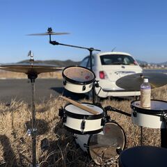 生ピアノ、ベースを募集します