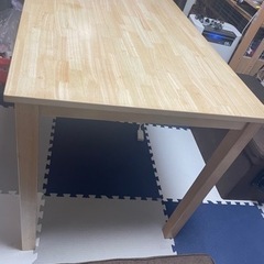 大きめダイニングテーブル☆