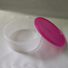 プラスチック保存容器　1.8㍑　タッパーウェアの画像