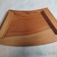屋久杉　高台下駄　扇型　寿司皿　の形をしています。　飾り物を乗せる台　花台にもの画像