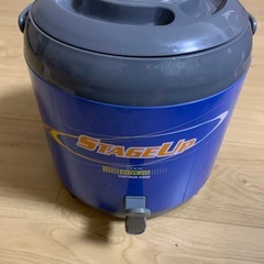 ウォータータンク　水筒　携帯式保冷容器　5.6L