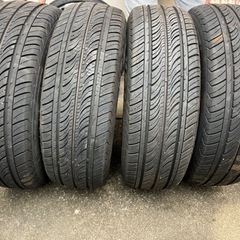 車のパーツ タイヤ、ホイール