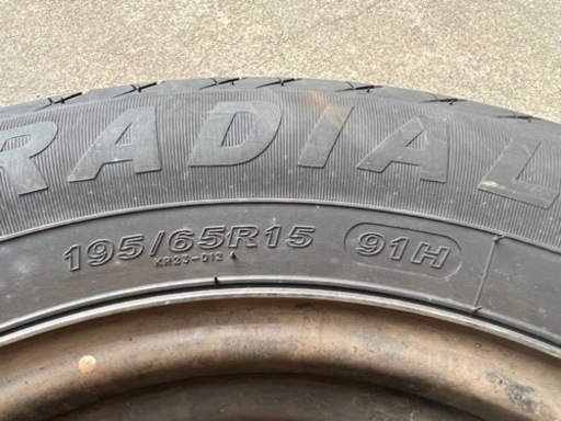 車のパーツ タイヤ、ホイール