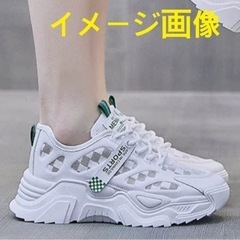 厚底スニーカー　23cm　白　メッシュ　底約4.5cm 通気性　ノーブランド　涼しい　の画像