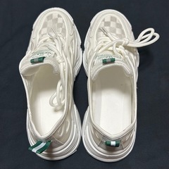 厚底スニーカー　23cm　白　メッシュ　底約4.5cm 通気性　ノーブランド　涼しい　の画像