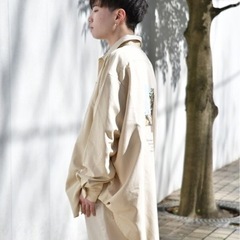 ビッグシルエット バックプリント ロングシャツの画像