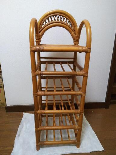 籐製品のスリッパラック