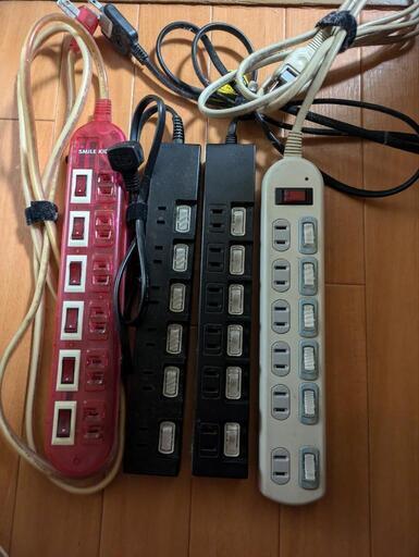電源タップつき延長コード４つ＆３口電源タップ