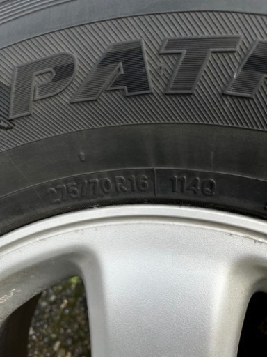 車のパーツ タイヤ、ホイール
