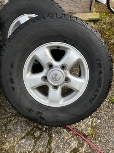 車のパーツ タイヤ、ホイール