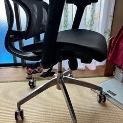 人間工学椅子　オフィスチェアの画像